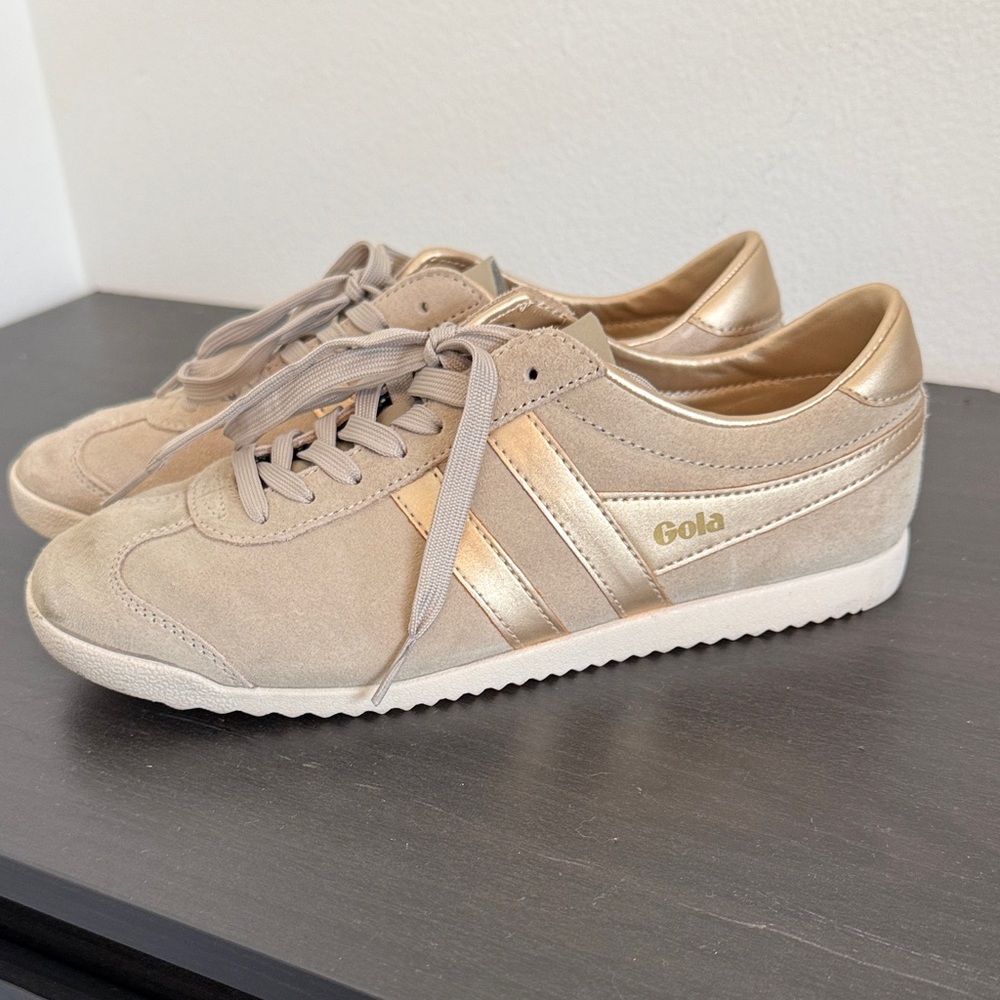 Gola Beige and Gold Sneakers (8.5)